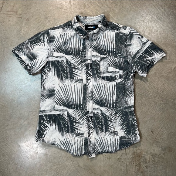 HAWK Cream Short Sleeve Button Down w Grey Foliage Print Size Medium - Picture 1 of 8